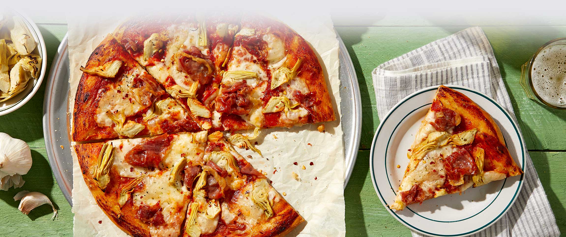 Artichoke and Prosciutto Pizza