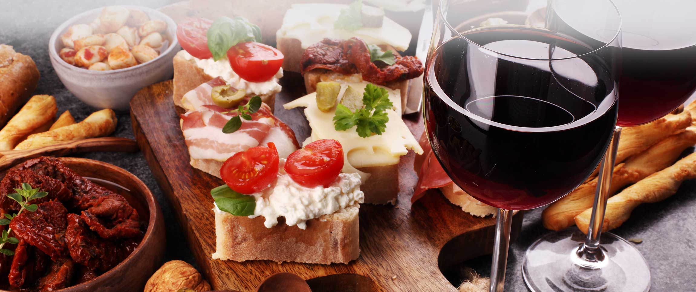 Caring Is Sharing - Italian antipasti wine snacks set