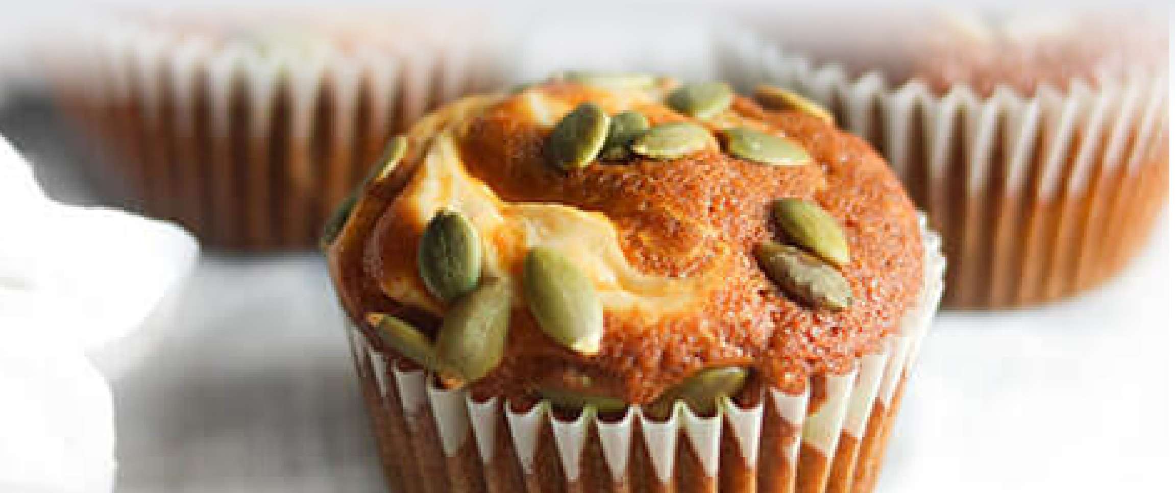 Pumpkin Spice Cheesecake Muffins