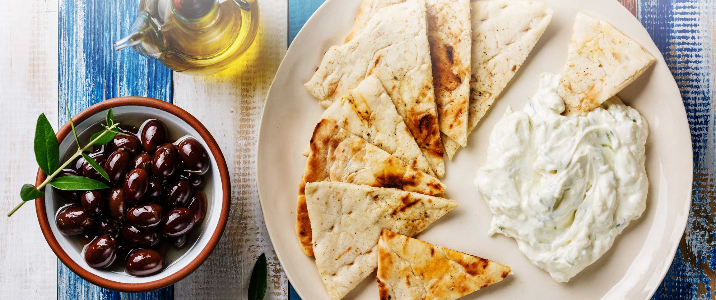 citrus yogurt dip with pita bread