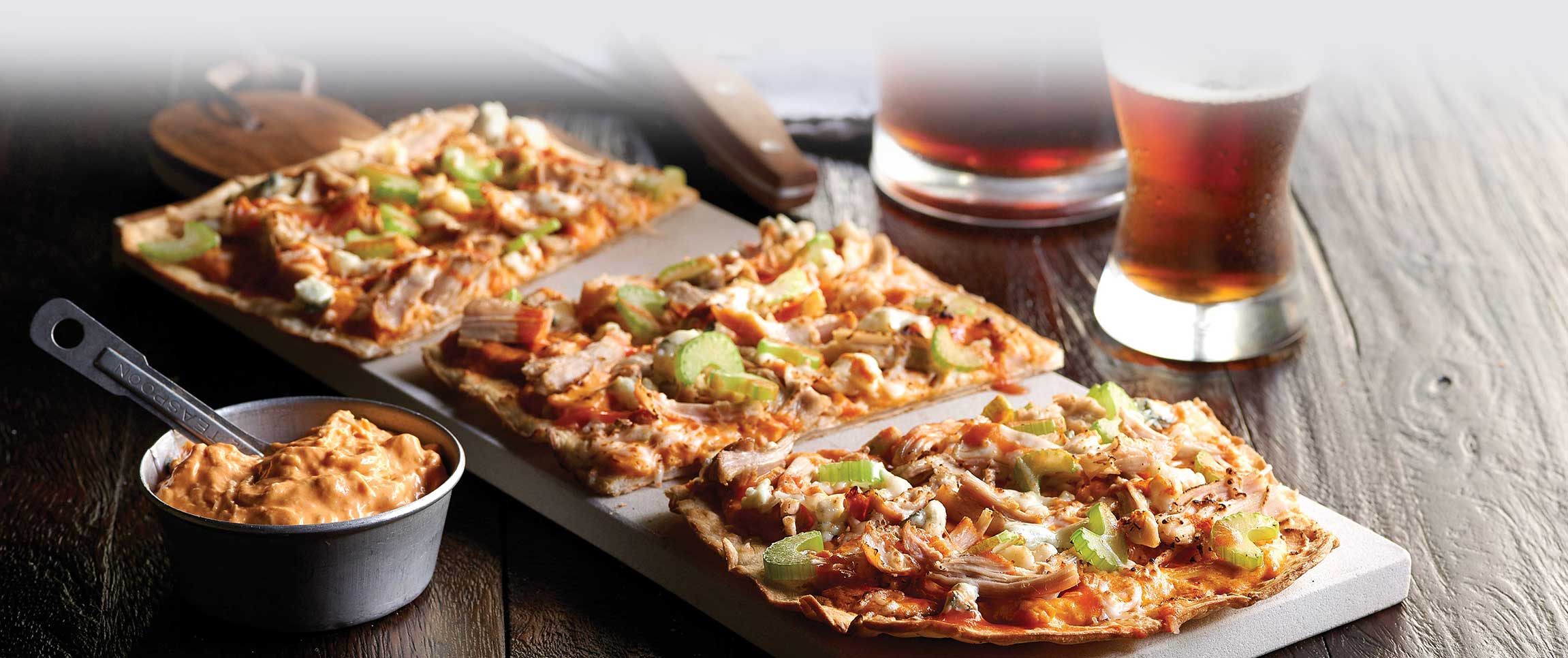 Cheesy Buffalo Chicken Flatbread