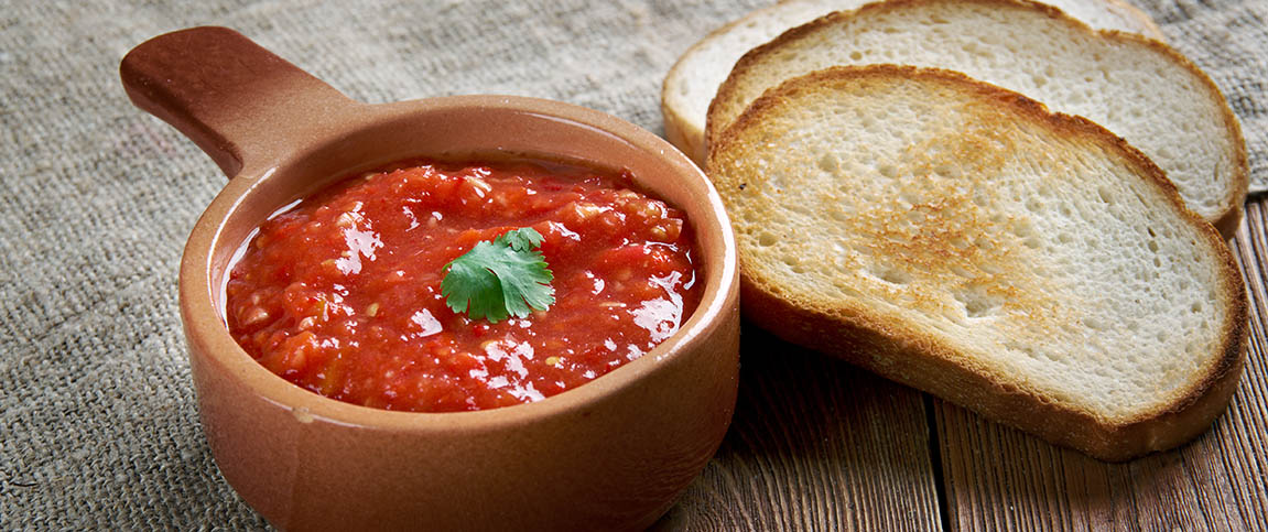 Roasted Red Pepper Sauce with Bread Slices