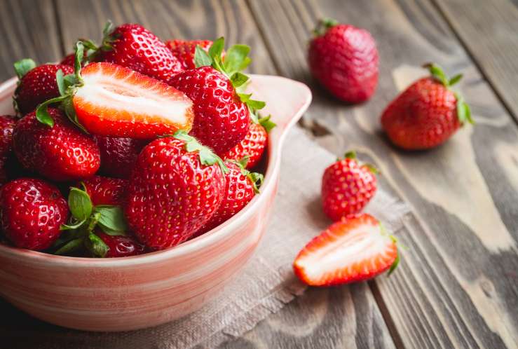 bowl of fresh strawberries